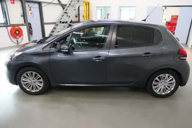Peugeot 208 (2017) thumbnail 6