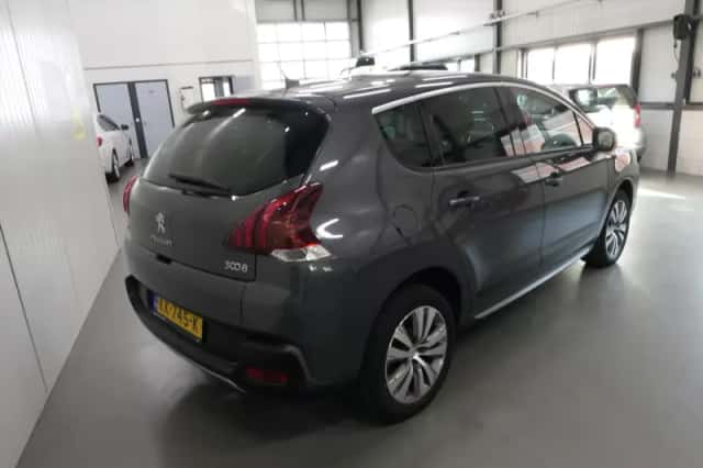 Peugeot 3008 (2016) thumbnail 4