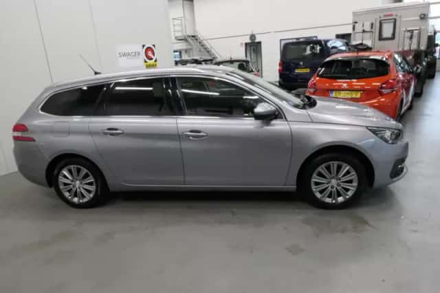 Peugeot 308 (2020) thumbnail 3