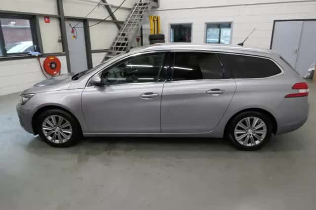 Peugeot 308 (2020) thumbnail 6