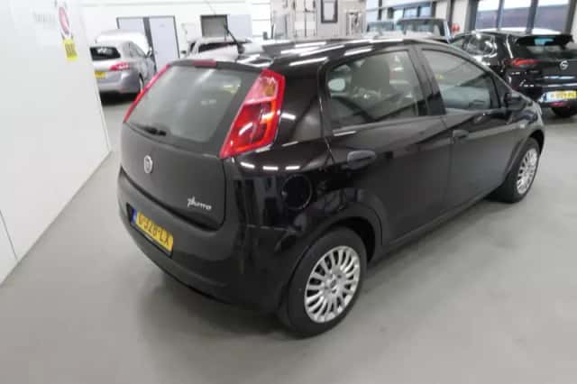 Fiat Punto (2013) thumbnail 4