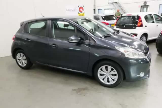 Peugeot 208 (2013) thumbnail 3