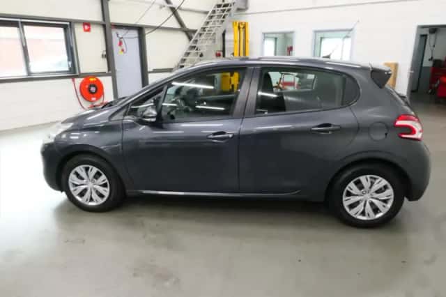 Peugeot 208 (2013) thumbnail 6