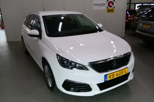 Peugeot 308 (2017) thumbnail 1