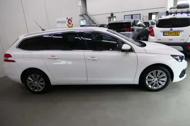 Peugeot 308 (2017) thumbnail 3