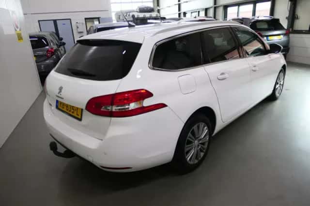 Peugeot 308 (2017) thumbnail 4