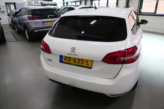 Peugeot 308 (2017) thumbnail 5