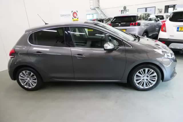 Peugeot 208 (2019) thumbnail 3