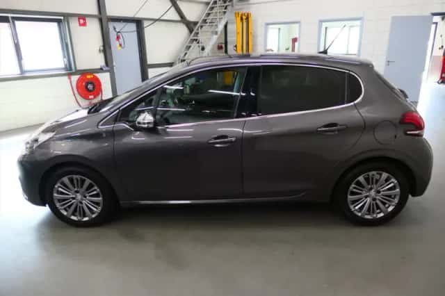 Peugeot 208 (2019) thumbnail 6