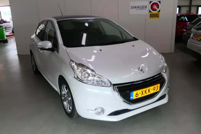 Peugeot 208 (2014) thumbnail 1