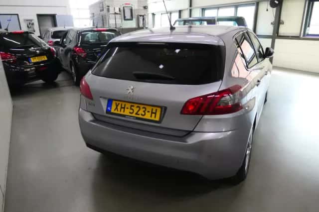 Peugeot 308 (2019) thumbnail 2