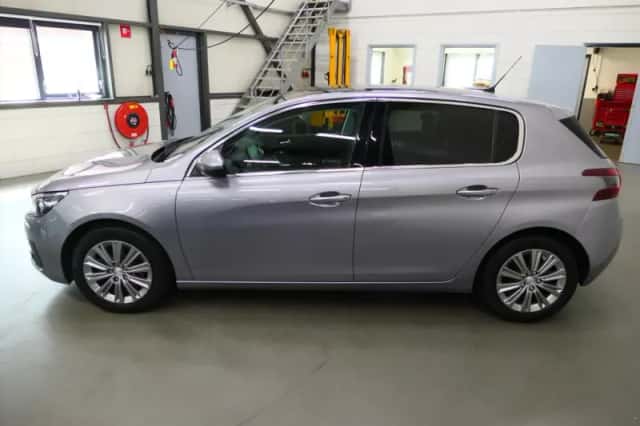 Peugeot 308 (2019) thumbnail 3