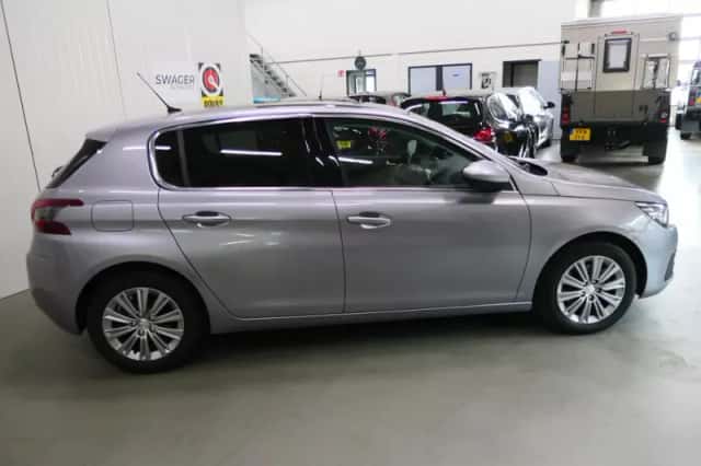 Peugeot 308 (2019) thumbnail 5