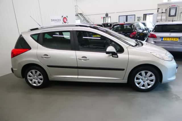 Peugeot 207 (2008) thumbnail 3