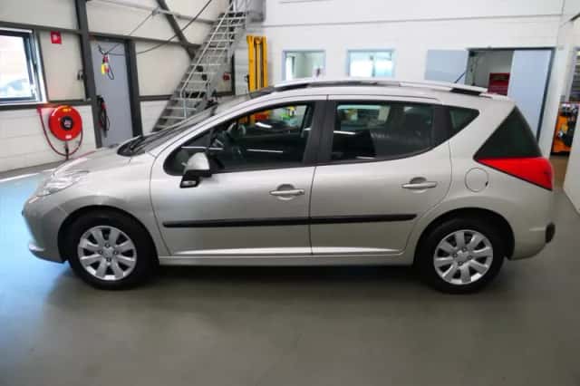 Peugeot 207 (2008) thumbnail 6