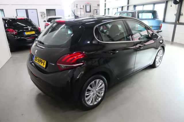 Peugeot 208 (2016) thumbnail 4