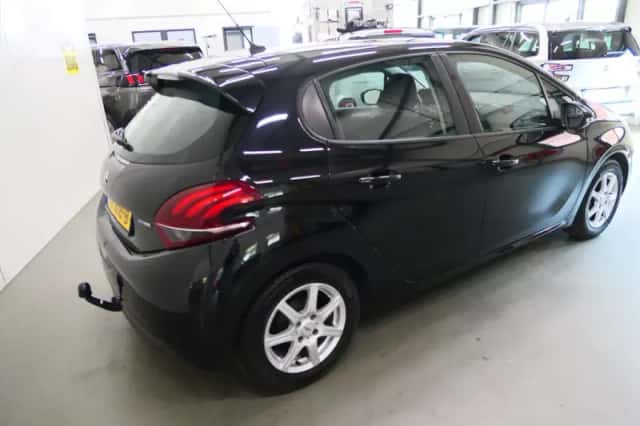 Peugeot 208 (2016) thumbnail 4