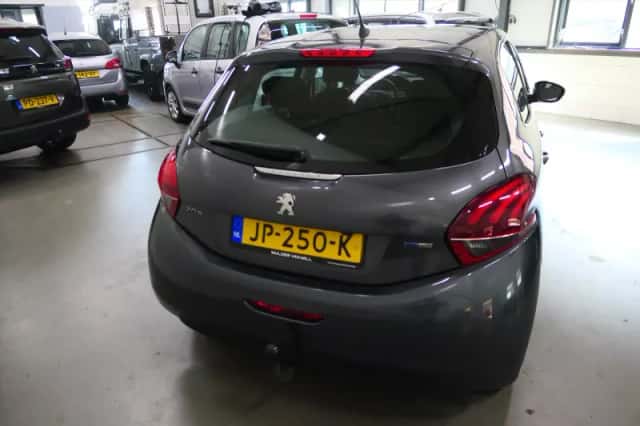 Peugeot 208 (2016) thumbnail 5