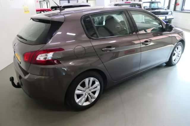 Peugeot 308 (2014) thumbnail 4