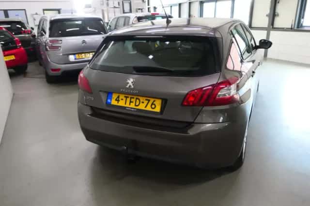 Peugeot 308 (2014) thumbnail 5