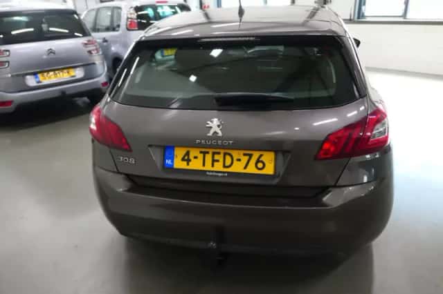 Peugeot 308 (2014) thumbnail 6