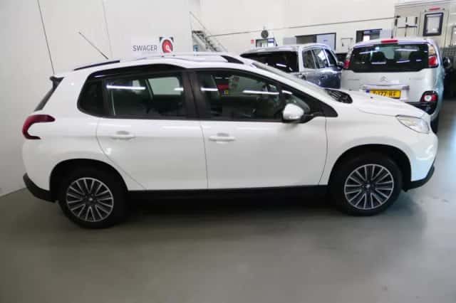 Peugeot 2008 (2016) thumbnail 4