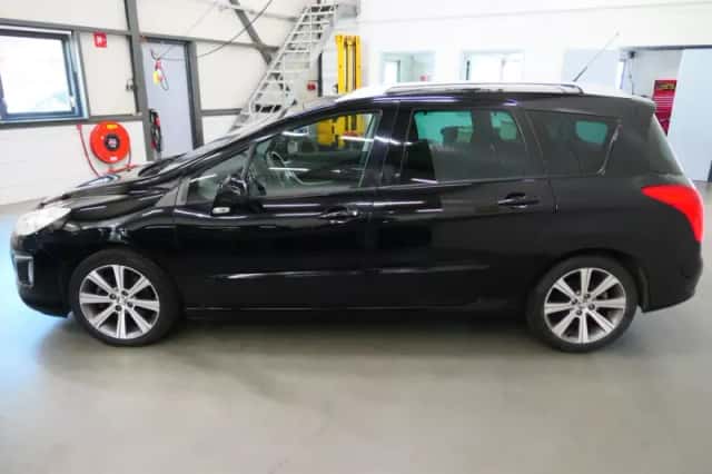 Peugeot 308 (2013) thumbnail 6