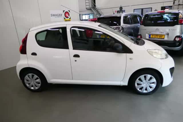 Peugeot 107 (2013) thumbnail 3