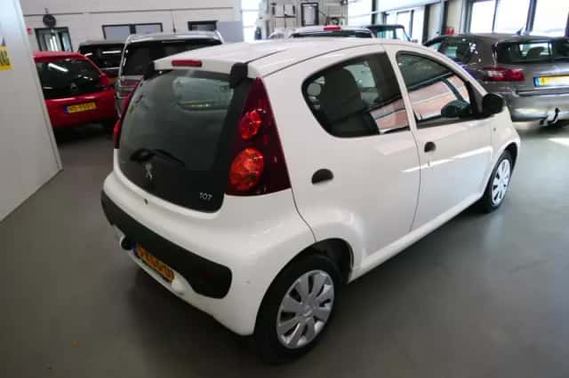 Peugeot 107 (2013) thumbnail 4