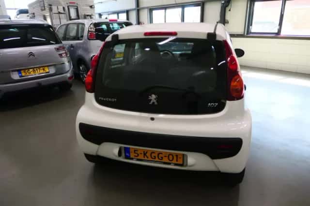 Peugeot 107 (2013) thumbnail 5