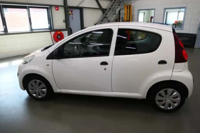 Peugeot 107 (2013) thumbnail 6