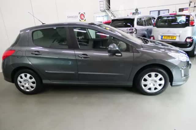 Peugeot 308 (2009) thumbnail 3