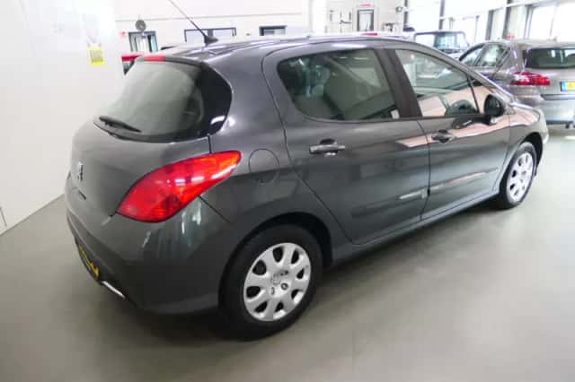 Peugeot 308 (2009) thumbnail 4