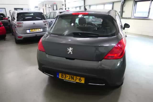 Peugeot 308 (2009) thumbnail 5