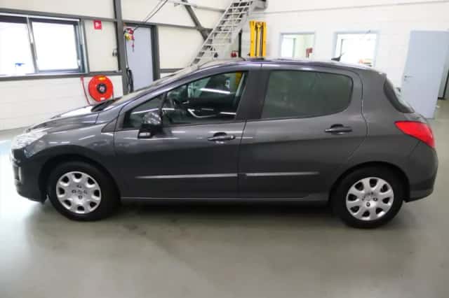Peugeot 308 (2009) thumbnail 6