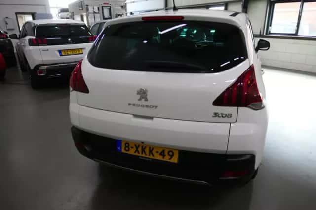 Peugeot 3008 (2014) thumbnail 5