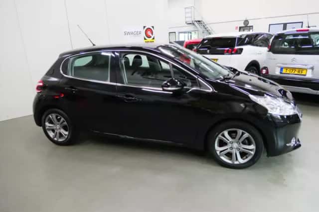Peugeot 208 (2014) thumbnail 3