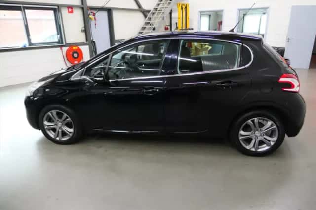 Peugeot 208 (2014) thumbnail 5