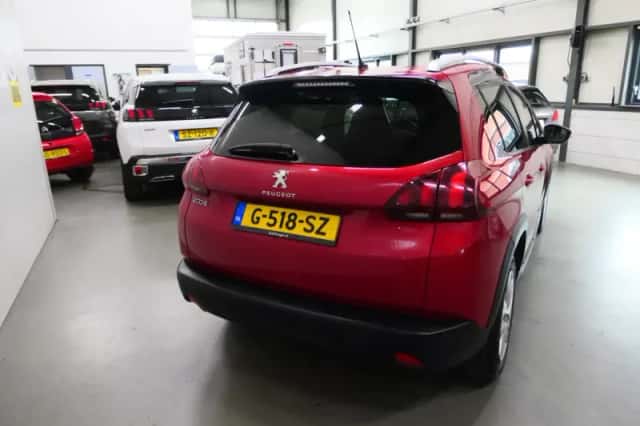 Peugeot 2008 (2019) thumbnail 4