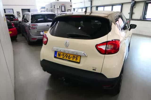 Renault Captur (2016) thumbnail 5