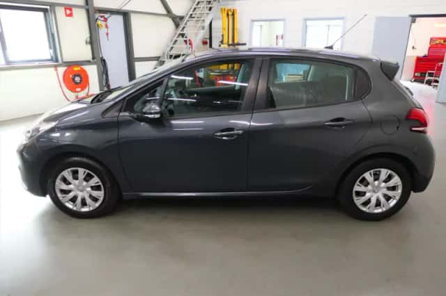 Peugeot 208 (2016) thumbnail 6