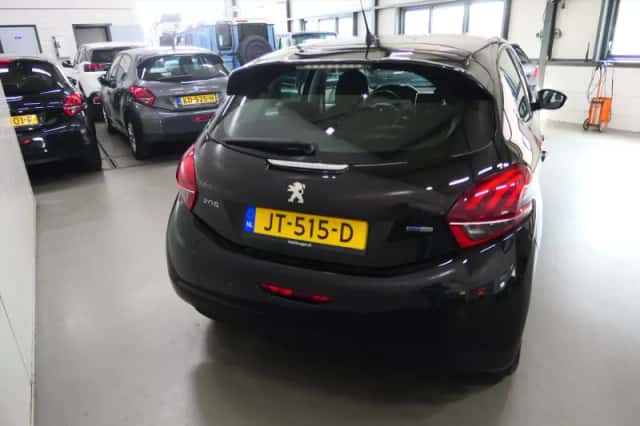 Peugeot 208 (2016) thumbnail 5