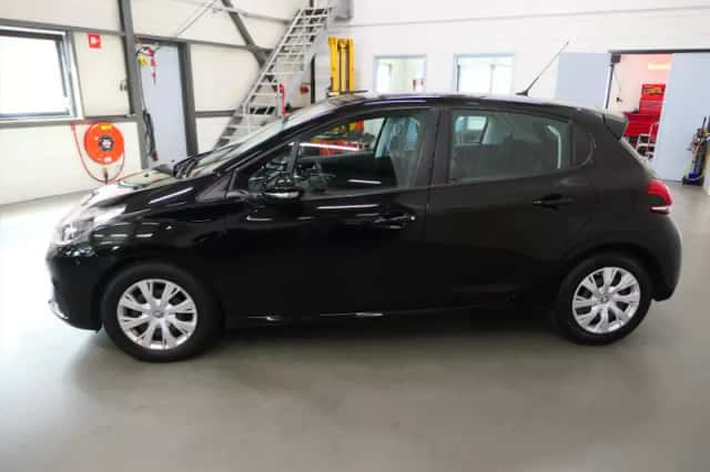 Peugeot 208 (2016) thumbnail 6