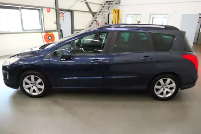 Peugeot 308 (2013) thumbnail 5