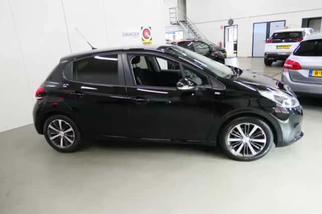 Peugeot 208 (2017) thumbnail 3