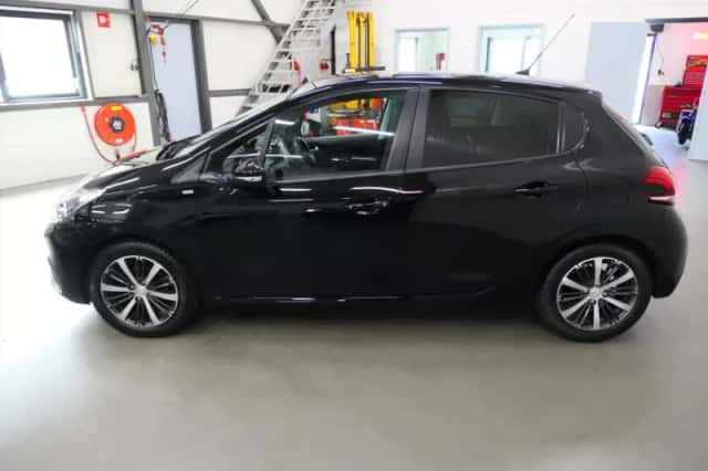 Peugeot 208 (2017) thumbnail 6
