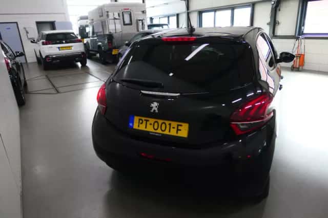 Peugeot 208 (2017) thumbnail 5