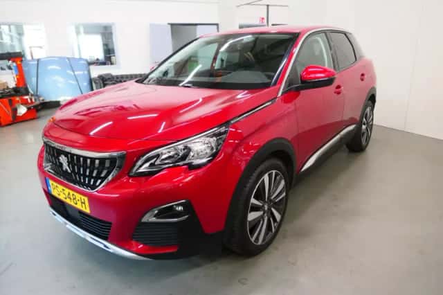 Peugeot 3008 (2017) thumbnail 2