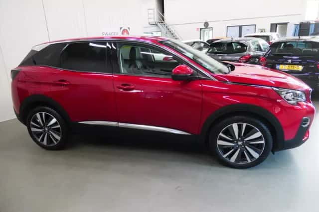 Peugeot 3008 (2017) thumbnail 5
