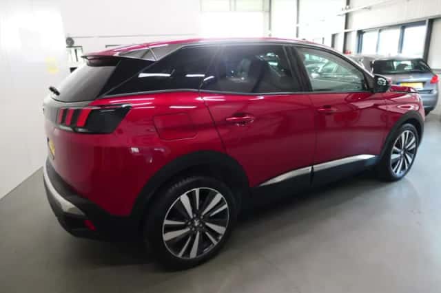 Peugeot 3008 (2017) thumbnail 6